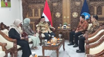 Mendikdasmen Terima Audiensi Bank NTB Syariah, Bahas Penguatan Layanan Keuangan ASN Pendidikan